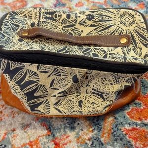 Myra Toiletry Bag